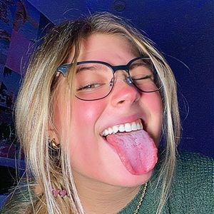 Meet your Posher, Quinn